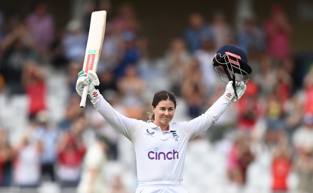 Tammy Beaumont receives a standing ovation after scoring England Women's first ever Test double-century.
